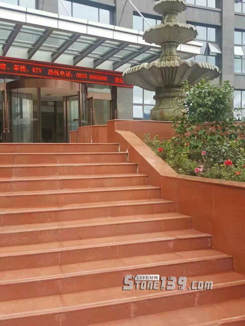 四川雅安天虹石材廠主營(yíng)雅蒙黑、滎經(jīng)紅（中國(guó)紅）、紫檀木紋、漢白玉