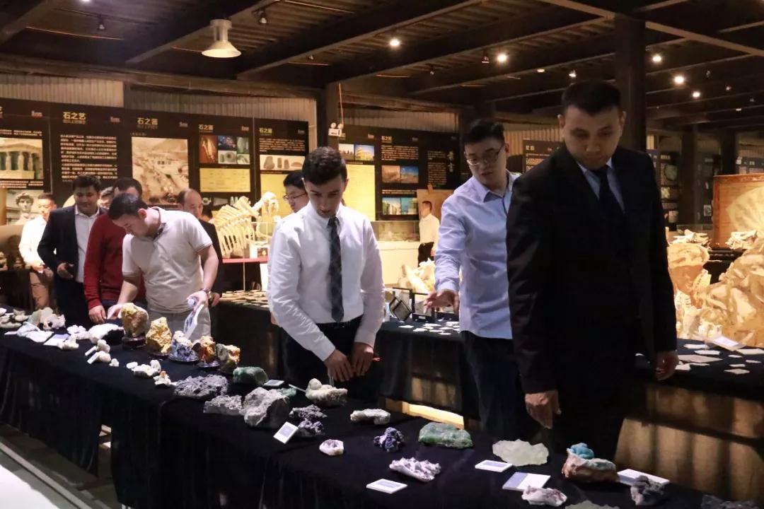 國(guó)外石材考察團(tuán)來(lái)水頭考察石材產(chǎn)業(yè)