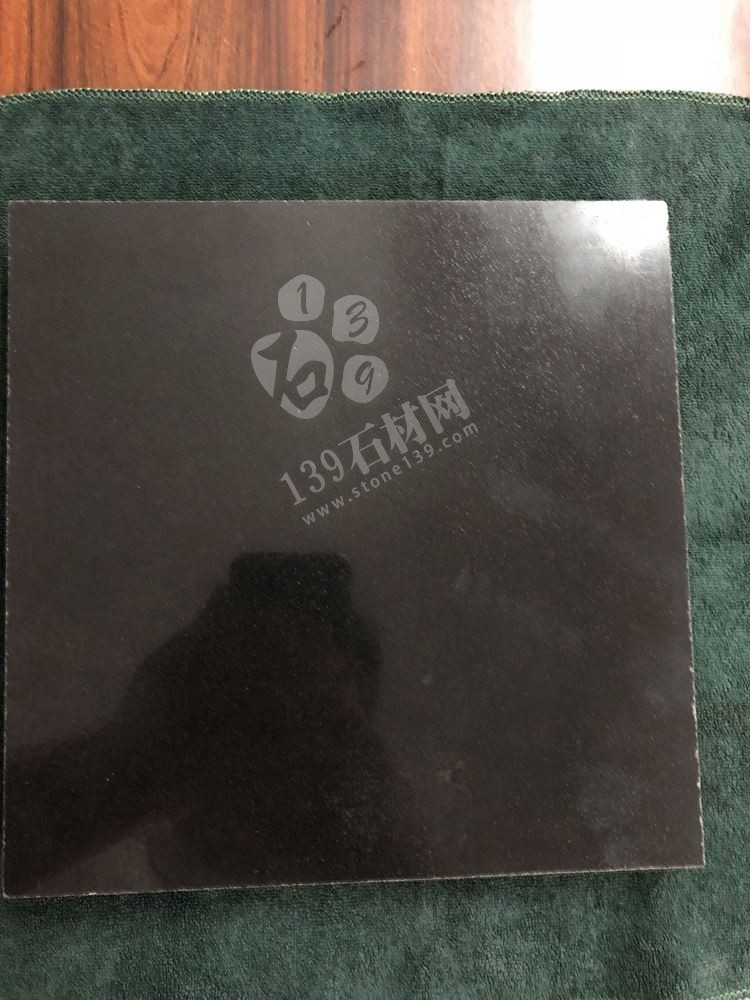 廣東永強(qiáng)石材主營湛江黑,廉江白麻,海浪花(雙稱浪花白),廉江芝麻白、廉江中花、芝麻灰、芝麻黑、海浪花、臺山紅、桂林紅