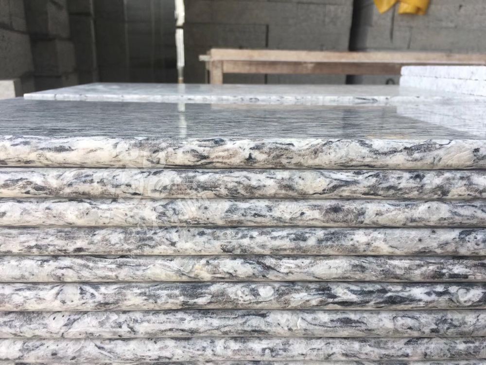 廣東永強(qiáng)石材主營湛江黑,廉江白麻,海浪花(雙稱浪花白),廉江芝麻白、廉江中花、芝麻灰、芝麻黑、海浪花、臺山紅、桂林紅