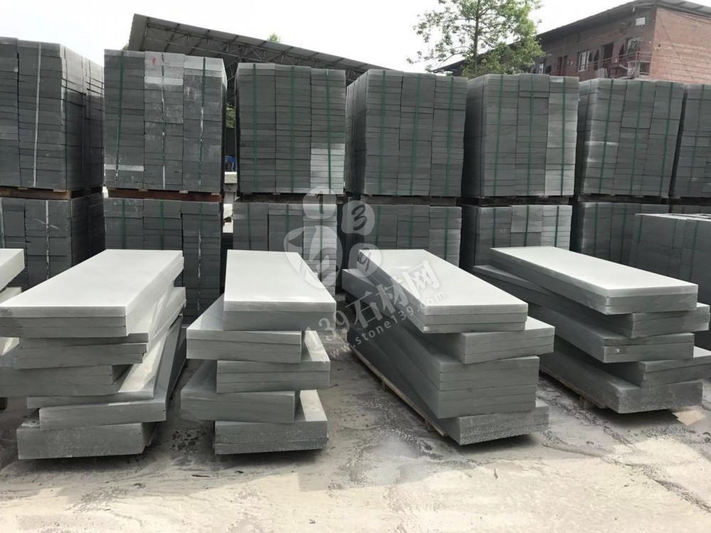 達州輝騰石材專業提供青石路沿石、欄桿、地鋪石、臺階石的園林青石產品