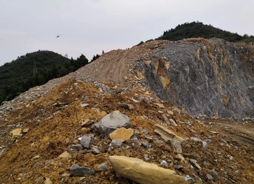 四川達州大竹縣、渠縣交界露天采石場開采無序，被督察組點名通報
