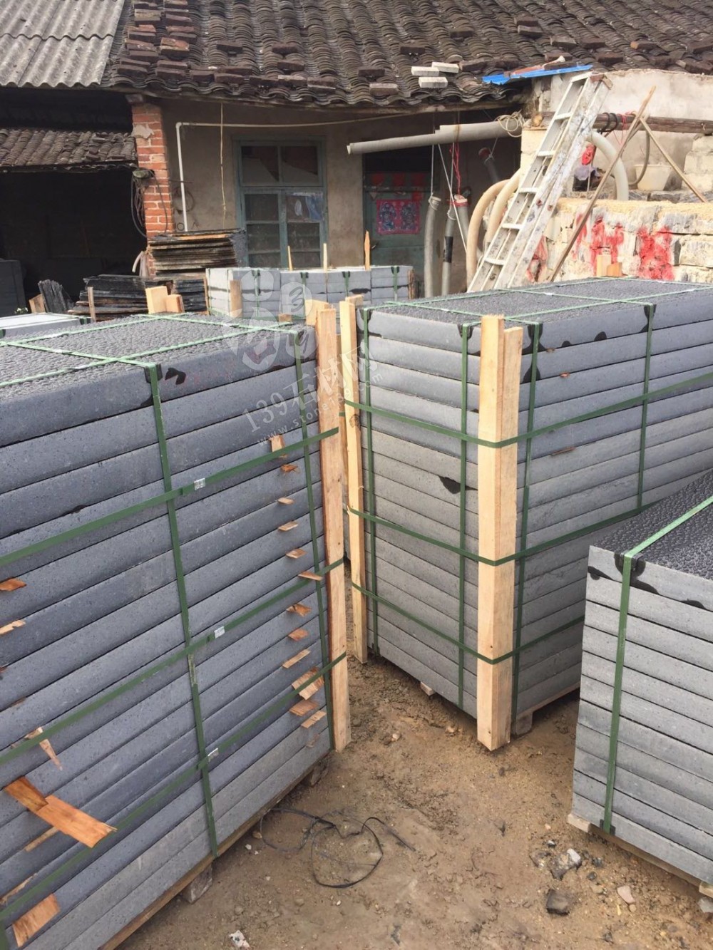 【廣西博洪石業】主營博白黑-猶如黑色夜空中金星在閃動