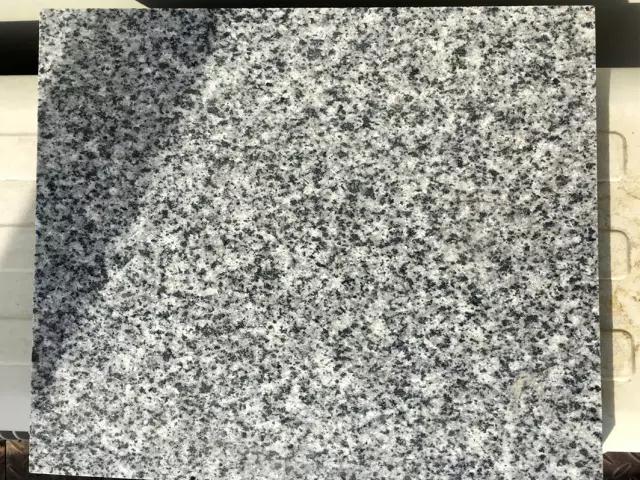 【圣輝石材】主營新老礦的芝麻黑、芝麻灰、芝麻白、銹石、蝦紅、泉州紅