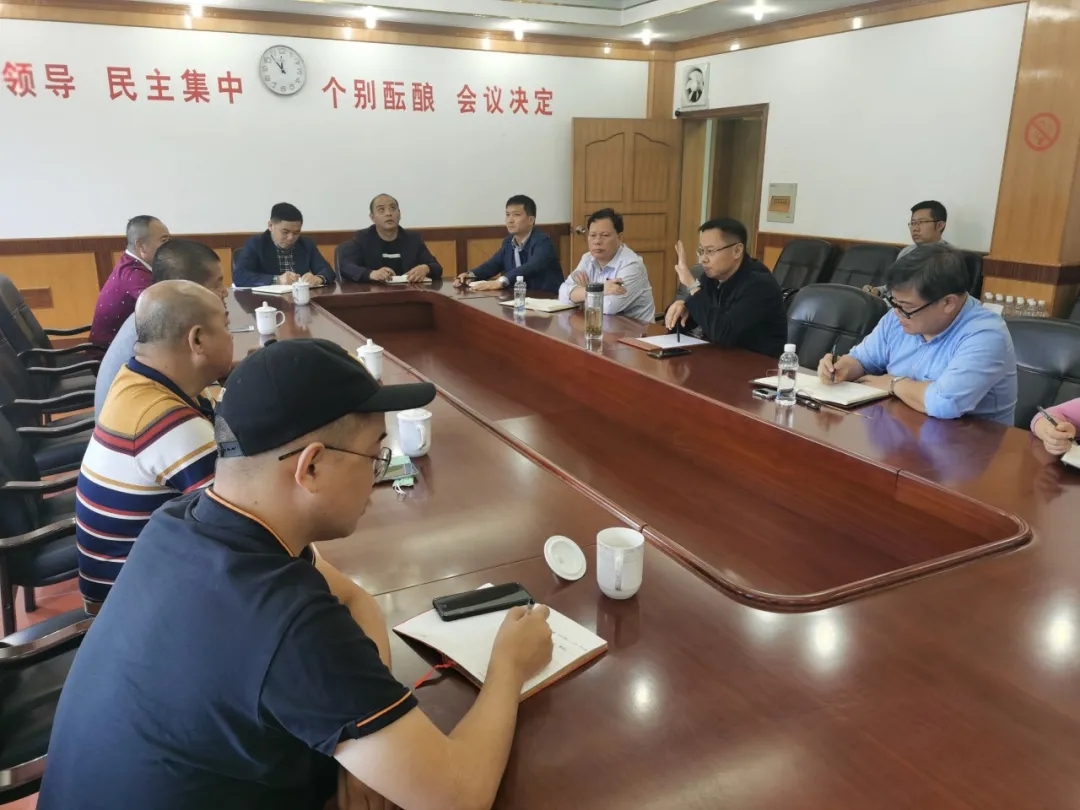 水頭鎮(zhèn)商會(huì)會(huì)長(zhǎng)黃明經(jīng)帶隊(duì)考察調(diào)研灌陽(yáng)（廣西黑白根產(chǎn)地）石材產(chǎn)業(yè)