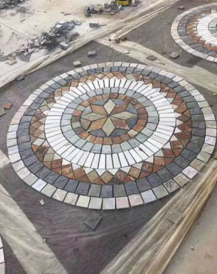 花崗巖地鋪：冰裂紋vs馬蹄石，哪種鋪裝效果好看？