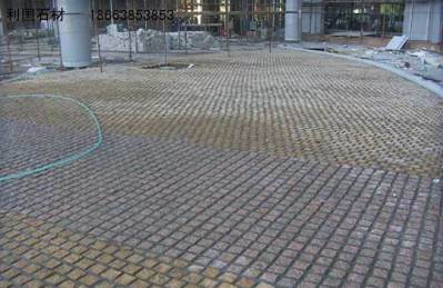 花崗巖地鋪：冰裂紋vs馬蹄石，哪種鋪裝效果好看？