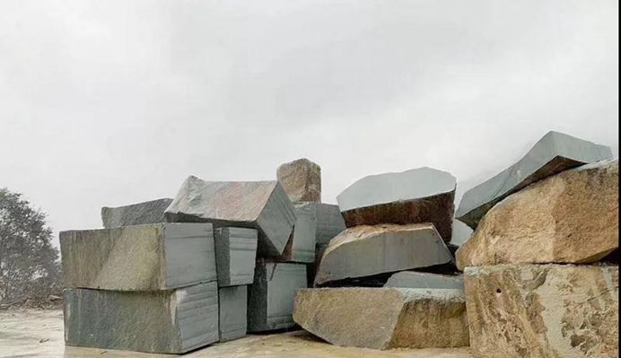 廣西青石桂林龍勝縣輝綠巖石材礦山及超大荒料欣賞！