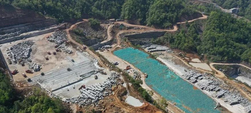 四川萬源青石礦山開采現(xiàn)場(chǎng)實(shí)拍圖