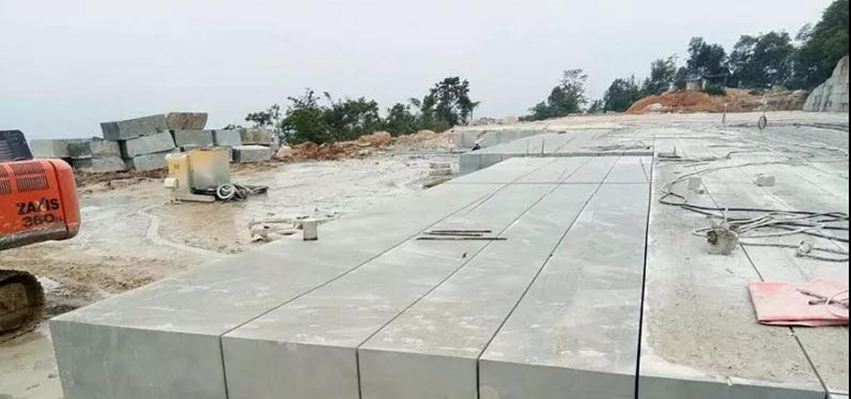 四川萬源青石礦山開采現(xiàn)場(chǎng)實(shí)拍圖