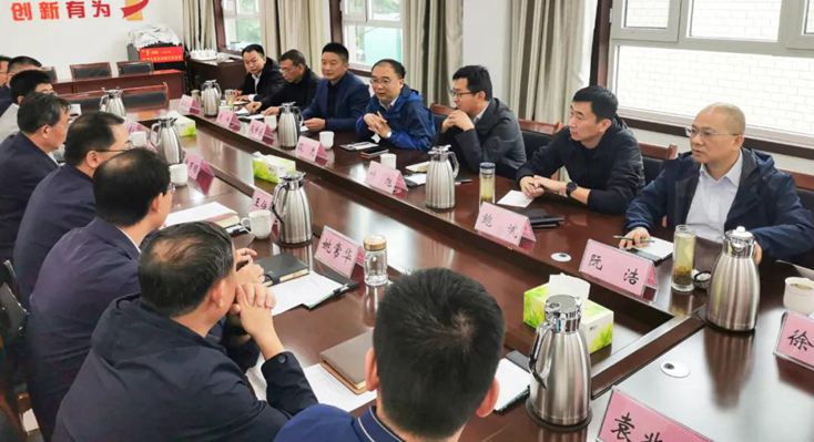 考察幾大知名花崗巖產區，把中部（麻城）石材產業園建成中國臨礦產業集群標桿園區達成共識