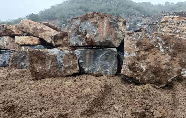 河南黑青石產區鶴壁市淇縣黑青石礦山石材產品欣賞