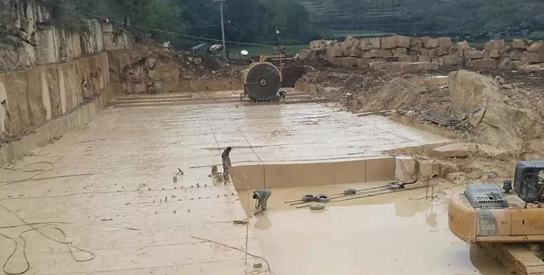 河南石灰石產地內鄉新德國米黃