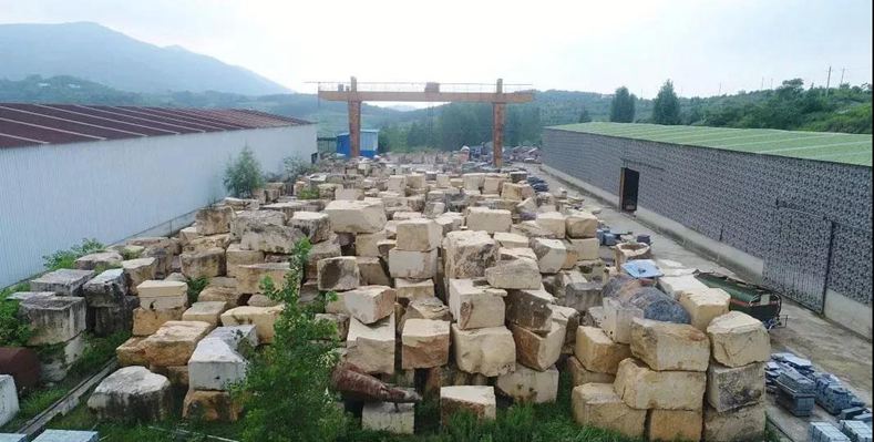 河南石灰石產地內鄉新德國米黃