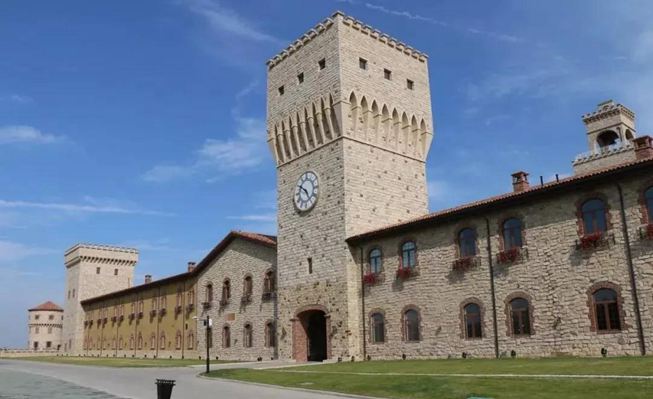 河南石灰石產地內鄉新德國米黃