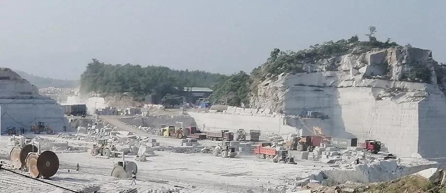 遼寧省莊河市太平嶺鄉青林村花崗巖:芝麻白G603石材欣賞