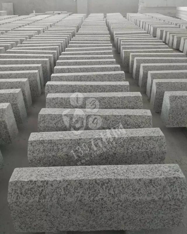 麻城張順利石材廠主要經(jīng)營(yíng)湖北芝麻白、芙蓉白環(huán)境石，地鋪石，路延石，小方石